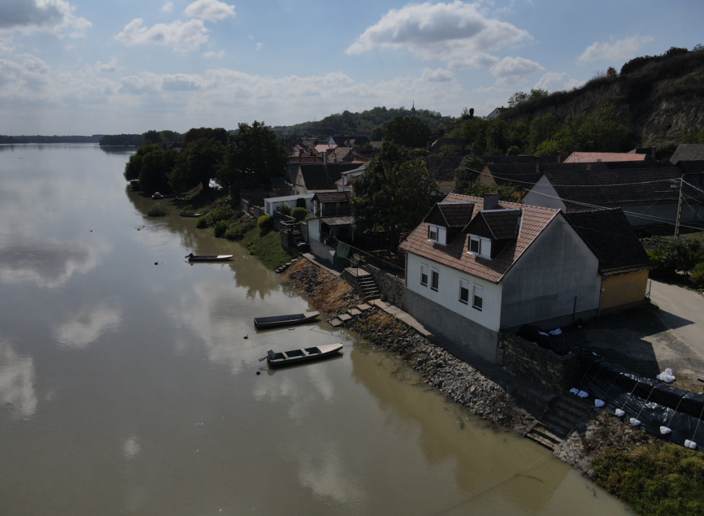 Dunaszekcső madártávlatból című videó előképe