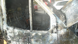 Pécsen, egy kisteherautó fülkéjéban keletkezett tűz. Az autó belseje teljesen kiégett.
