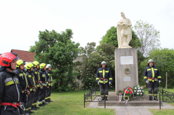 Koszorúzás és elismerések Flórián nap alkalmából