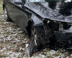 A kozármislenyi balesetben több autóban is kár keletkezett.