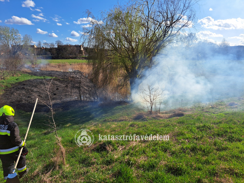 füstölő szabad terület, tűzoltó