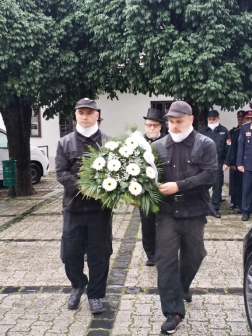 Szent Flórián napján koszorúztak a tűzoltók és a tüzes mesterséget űzők.