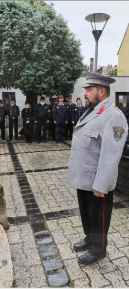 Koszorúzott a tűzoltószövetség is.