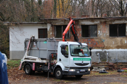 Elhunyt állattetemeket is el kellett szállítani a gyakorlat során.