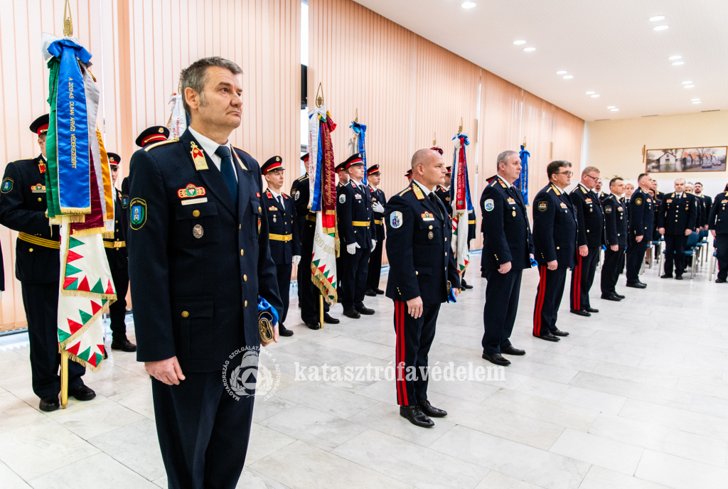 vezetők az ünnepségen