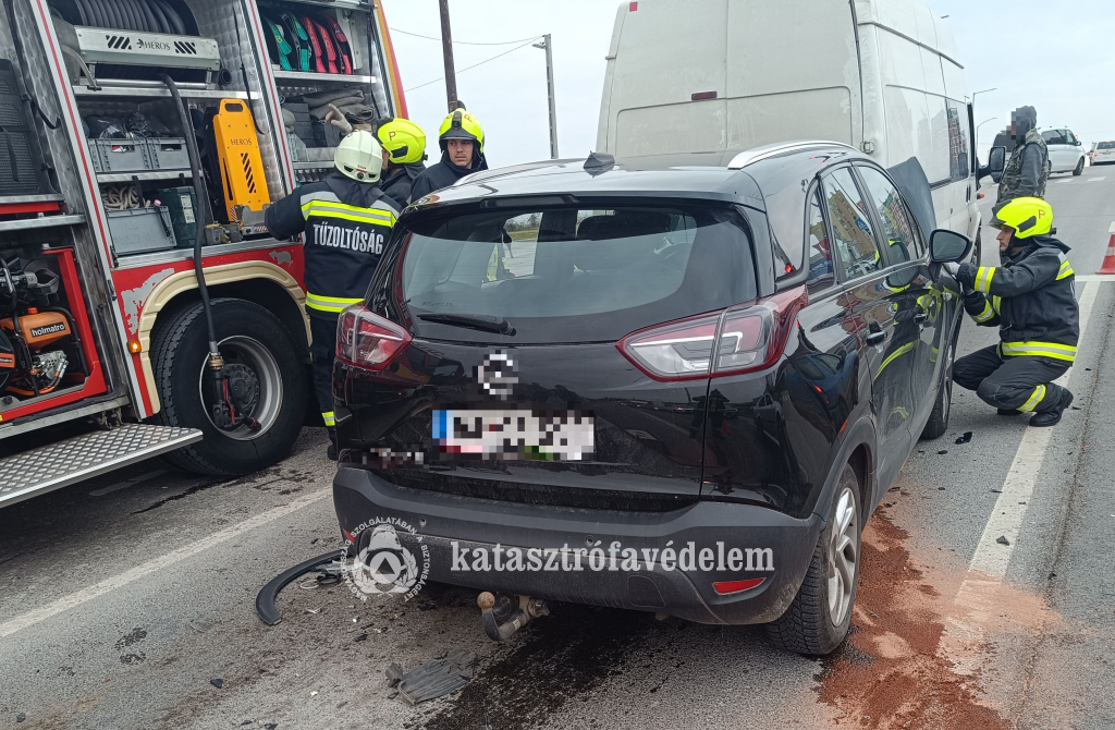 személyautó, tűzoltók, tűzoltóautó, furgon