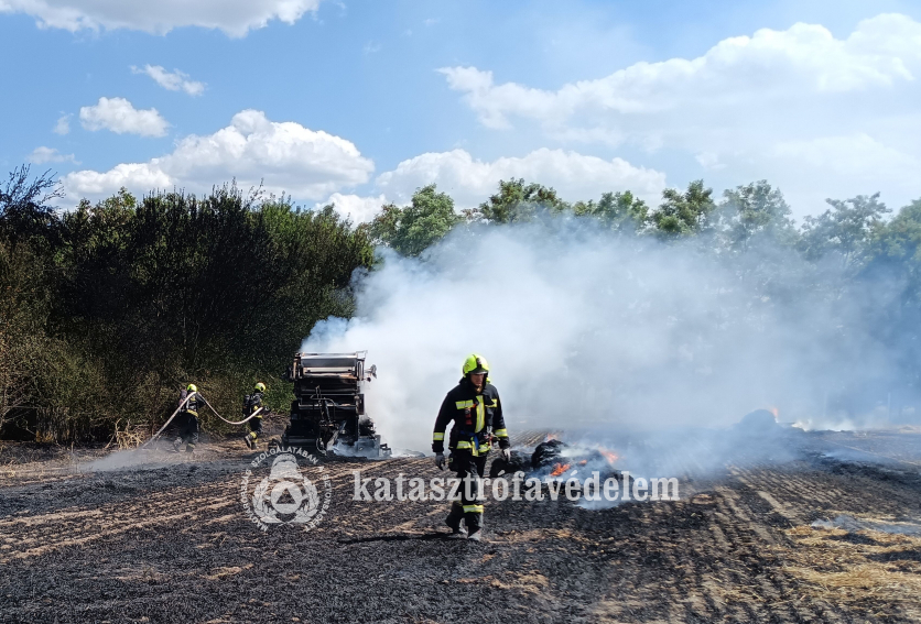 tűzoltók oltás közben