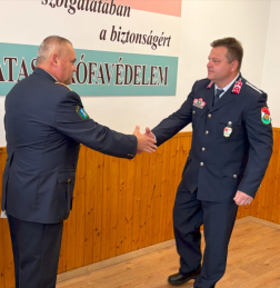 Elismerést vehettek át a baranyai tűzoltók. 