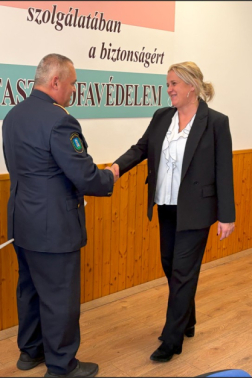 Elismerést vehettek át a baranyai tűzoltók. 