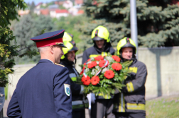 Koszorúzás és elismerések Flórián nap alkalmából