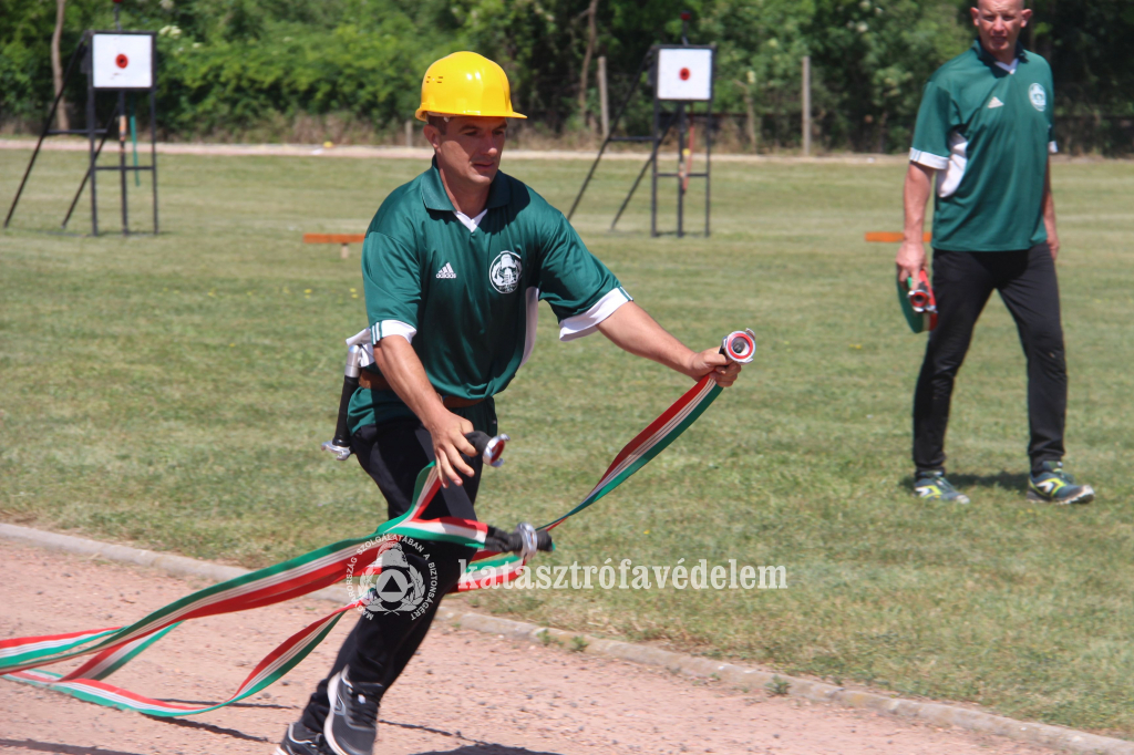 egyéni akadályfutás